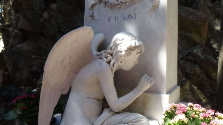 Cimitero Staglieno: ricominciano le visite guidate, il ricavato andrà al restauro
