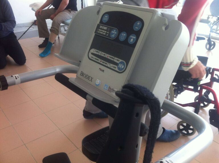 Uno degli attrezzi della palestra di Rinascita Vita