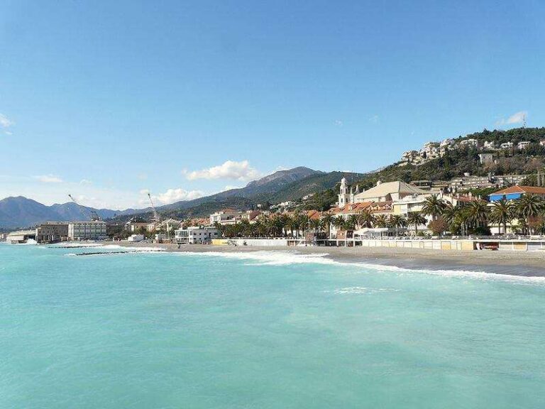 Turismo, 1,2 milioni di euro a due progetti per l’accessibilità delle spiagge liguri