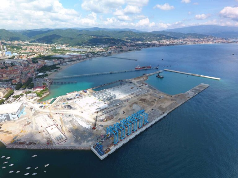 Piattaforma Vado Ligure, firmata prima vendita immobili all’Autorità portuale