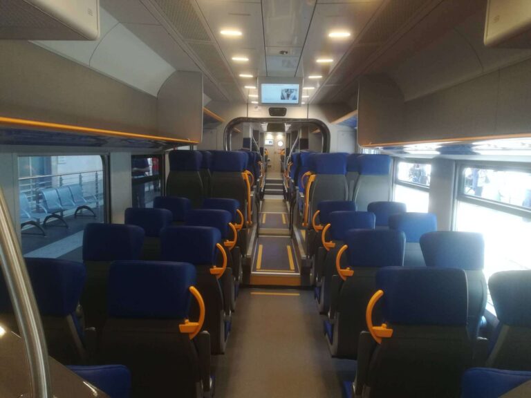 Pendolari contro Regione e Trenitalia: treni Jazz inadatti ad affluenza ligure