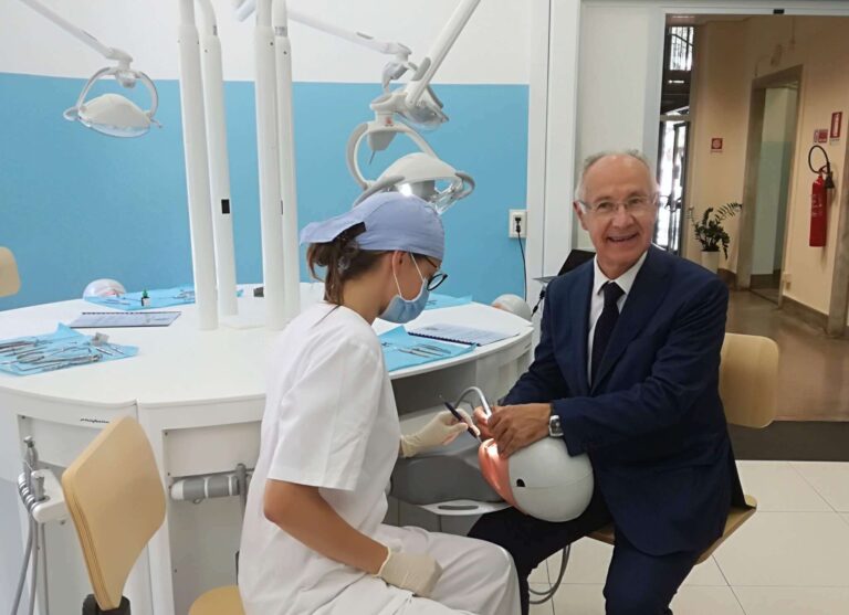 manichini unige odontoiatri