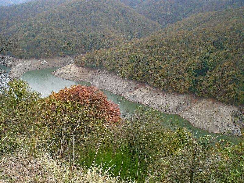 Pesca, lago della Busalletta: il rilancio parte da una nuova regolamentazione Pesca, lago della Busalletta: il rilancio parte da una nuova regolamentazione