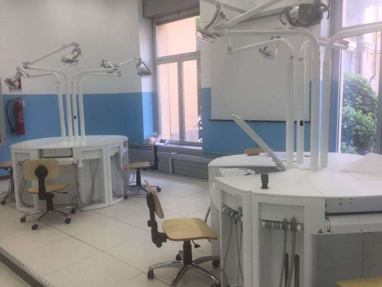 unige aula manichini odontoiatri