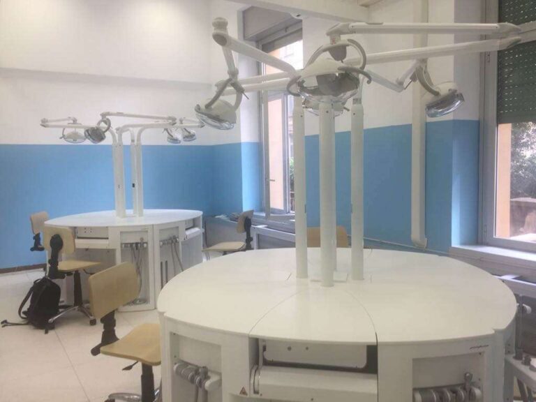 unige aula manichini odontoiatri