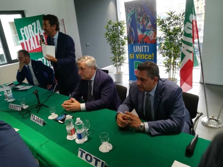 Forza Italia, Toti: «Cambiare profondamente per rilanciare il partito»