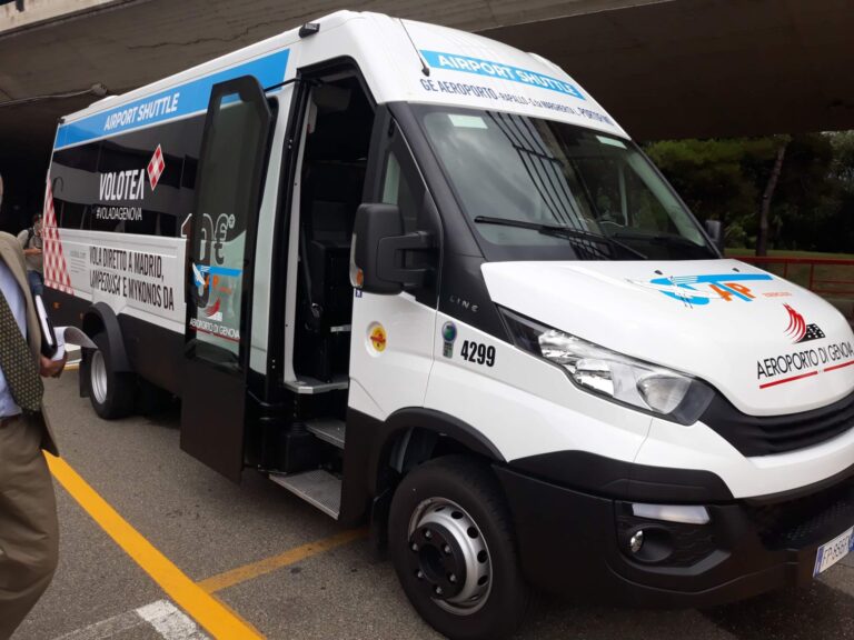 Shuttle Tigullio-Aeroporto di Genova: si attiva anche Booking.com