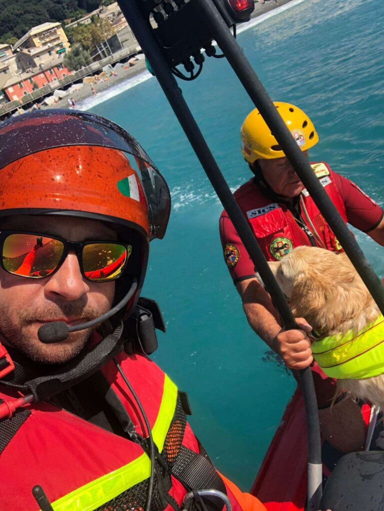 GuardiaCostiera-SICS_4 soccorso bagnanti