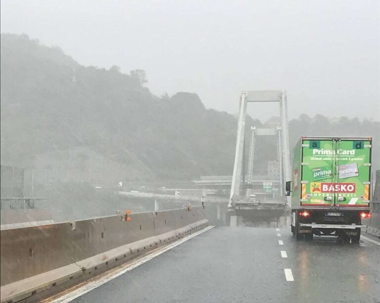 Ponte Morandi, Rixi: «Sono almeno 22 le vittime accertate»