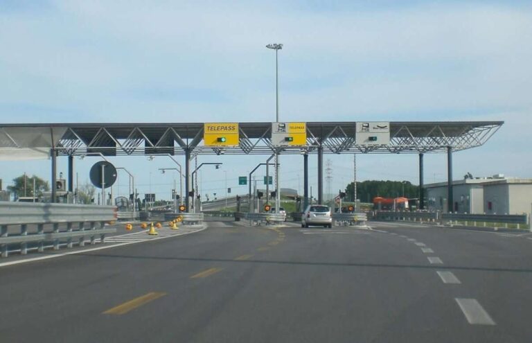 Autostrade a Di Maio: proroga sospensione aumenti pedaggi nostra decisione autonoma