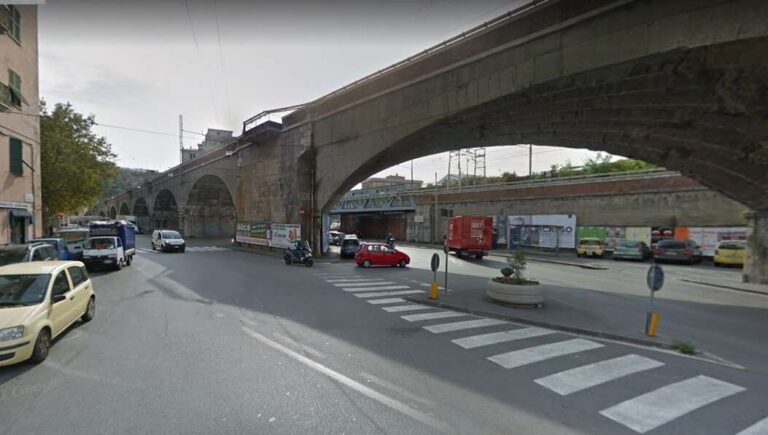 Genova, demolizione ponte ferroviario di via Rossini: le chiusure al traffico