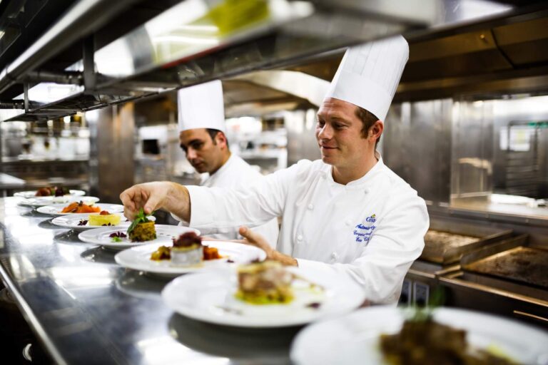 Costa Crociere assume: al via 8 corsi di formazione per 147 posti disponibili