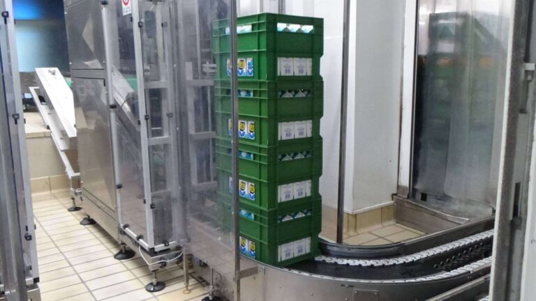 Latte Tigullio – stabilimento Centro Latte Rapallo – colli pronti per la distribuzione