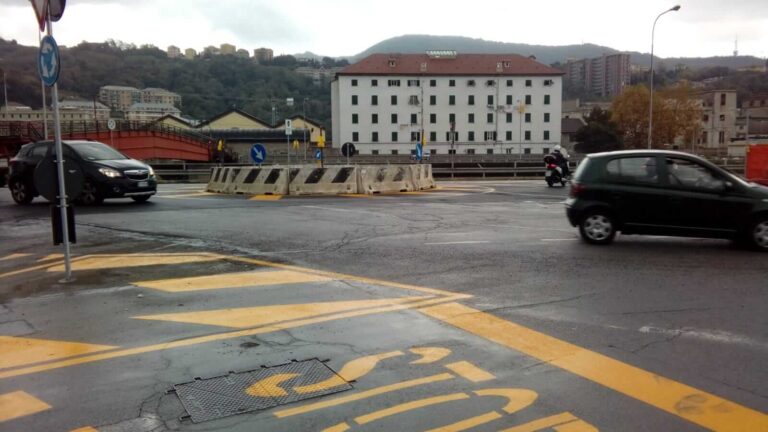 rotonda via 30 giugno