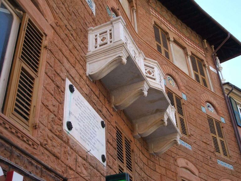 Sestri Levante: palazzo Fascie Rossi nuovo punto Fai