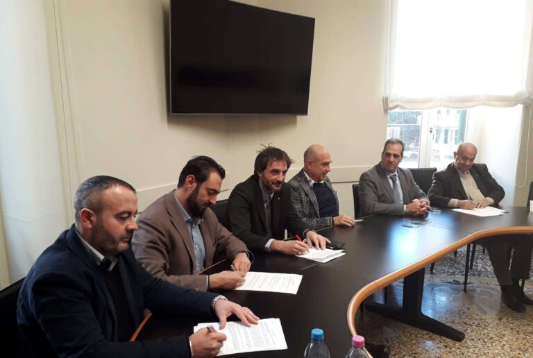 Edilizia: Ance, Cna, Confartigianato e sindacati uniti per far rispettare il contratto nazionale