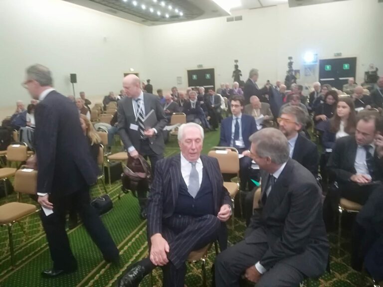 Carige, assemblea soci: presente 41% azionariato, Malacalza decisivo per aumento capitale