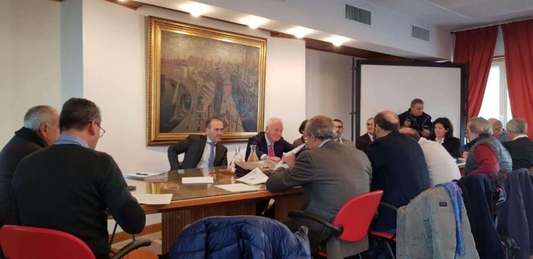 Piaggio Aerospace: prossima settimana pagamento stipendi, rimandato incontro al Mise