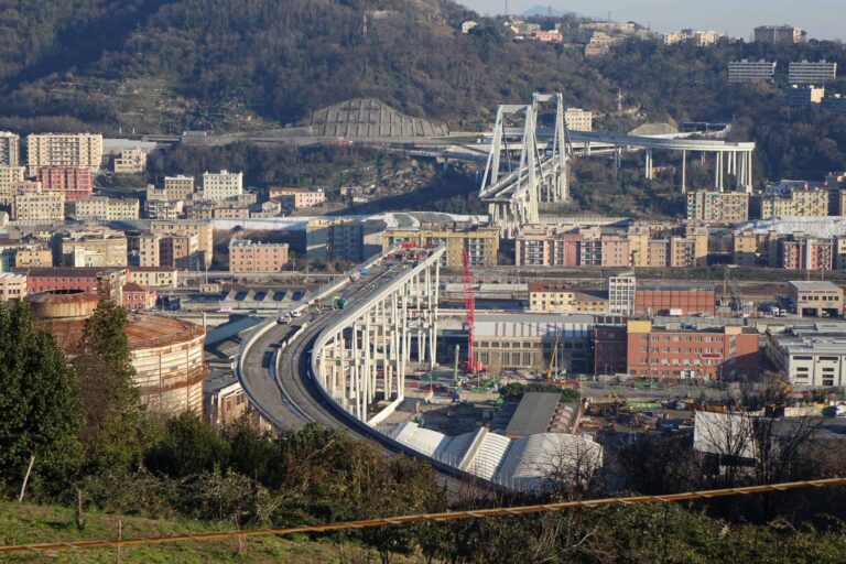 Ponte Morandi, venerdì la prima demolizione