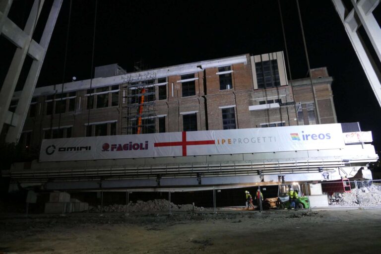 Demolizione ponte Morandi: concluso lo smontaggio della seconda trave