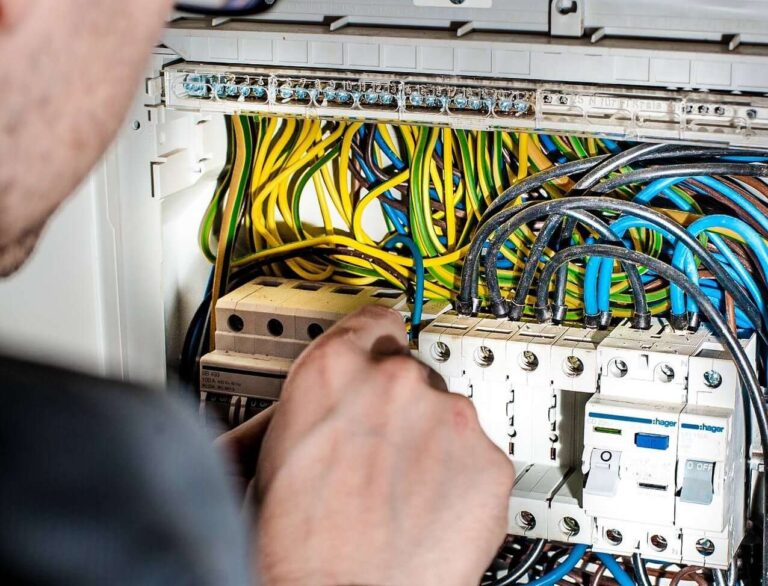 Corsi per installatore e manutentore impianti alla Sanlorenzo academy, scadenza iscrizioni 18/3