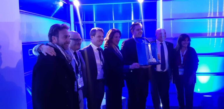 Festival di Sanremo: nel nuovo Spazio Liguria presentata la Lanterna di filigrana per il miglior duetto