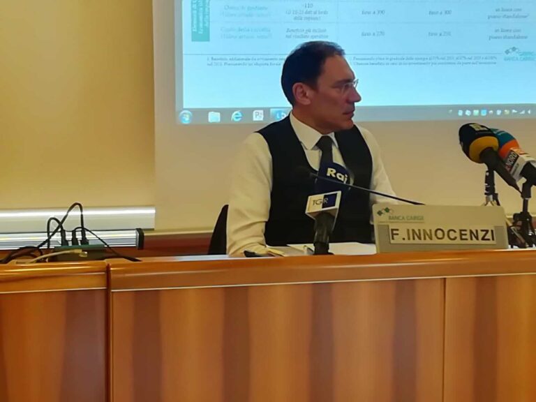 Carige: Innocenzi, attendiamo per aprile offerte vincolanti di aggregazione