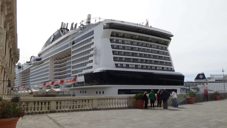 Coronavirus, lunedì arriva a Genova Msc Fantasia: 442 membri dell’equipaggio, 7 i positivi