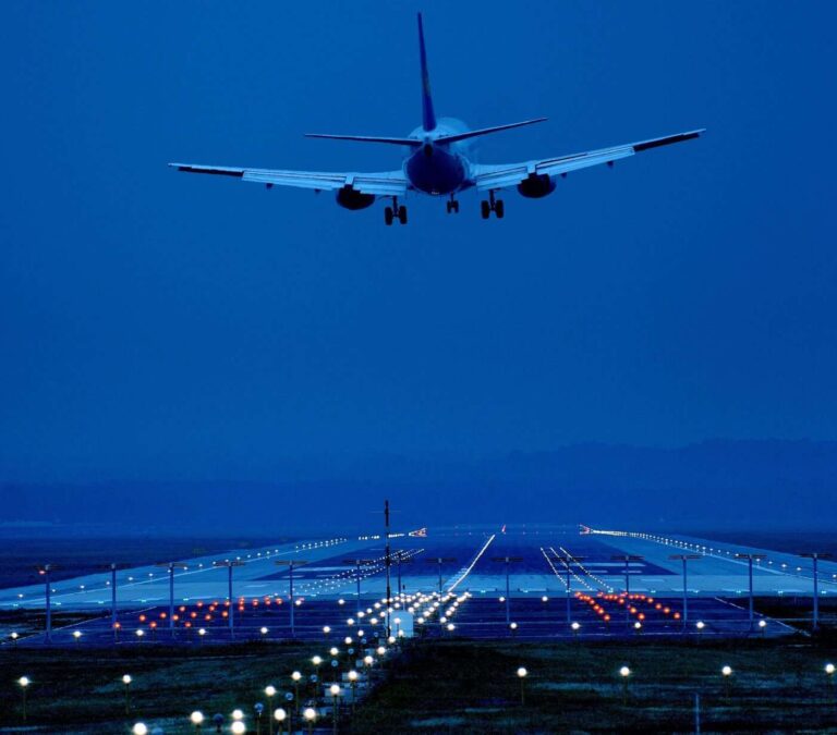 Leonardo: nuovi sistemi controllo traffico aereo in Malesia e Nord Macedonia