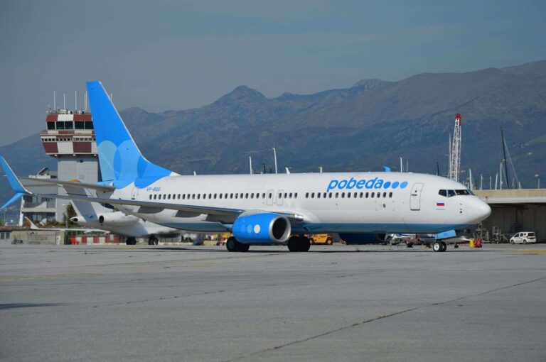 Aereo Pobeda a Genova LR