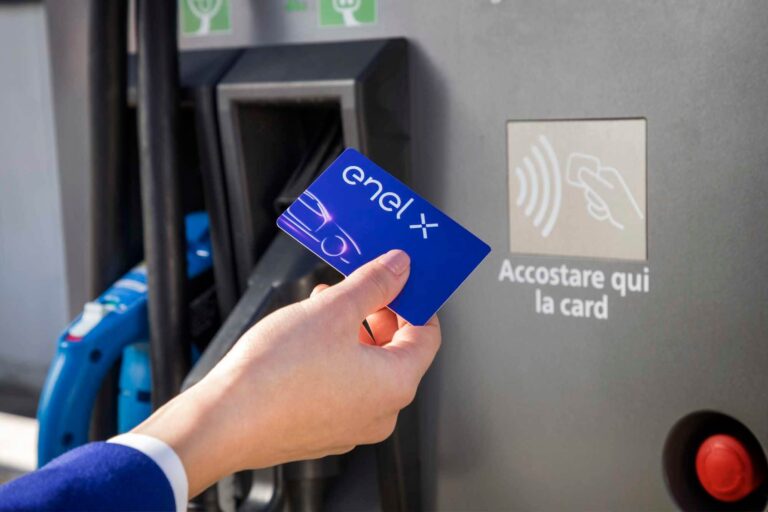 Enel X: attiva anche a Genova la nuova app per la ricarica di veicoli elettrici