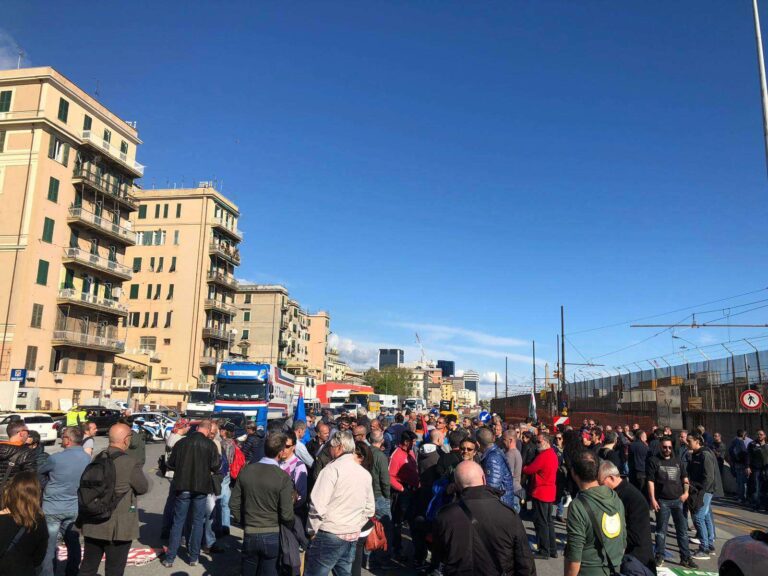 Piaggio, Vella (Fim): governo fa melina, vogliamo subito convocazione