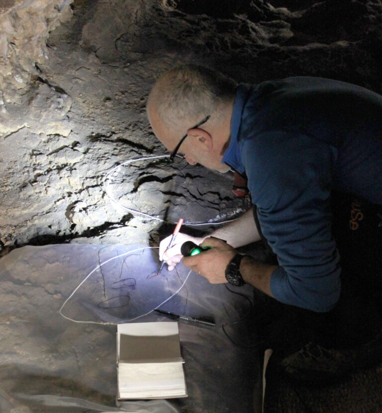 1.foto rilievo speditivo orme sala misteri