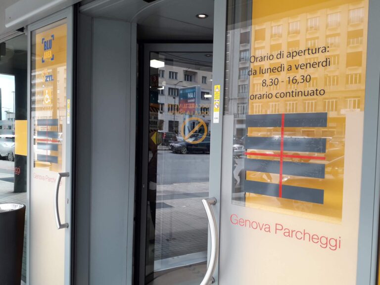 Genova Parcheggi: il pass diventa digitale e si rinnova da casa