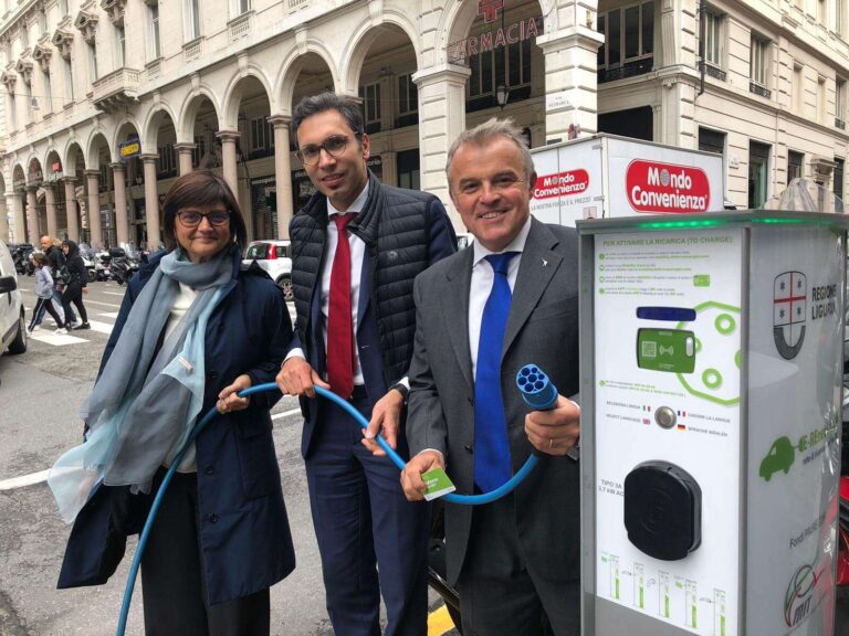 Mobilità sostenibile, installate 22 nuove colonnine tra Genova e Savona