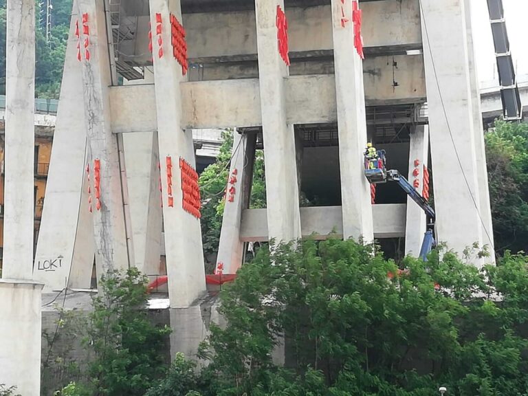 Ponte Morandi: venerdì la demolizione, intervengono gli specialisti del Col Moschin