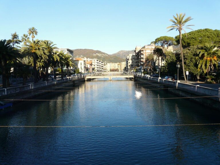 Rapallo: sversamento idrocarburi nel Boate contenuto con panne, bonifica in atto