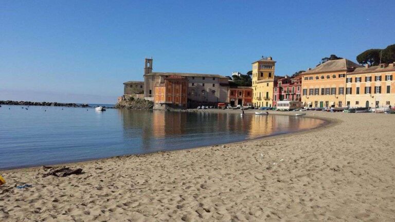 Sestri Levante, la baia del Silenzio resta gratuita. Allo studio nuovi servizi correlati