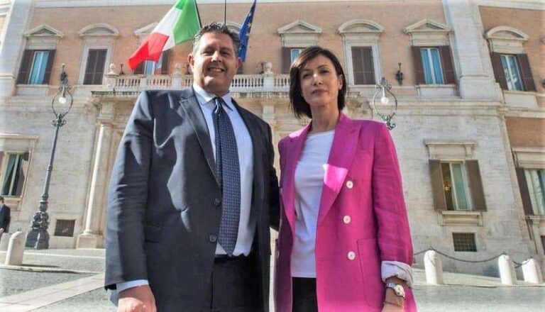 FI, Toti Carfagna ai coordinatori locali: stop a cambi assetti politici e a congressi in attesa nuove regole