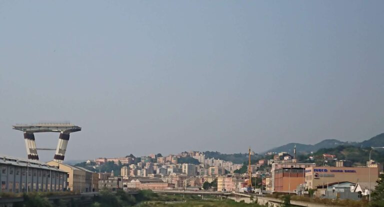 Nuovo ponte sul Polcevera: nella notte il primo trasporto eccezionale di elementi del viadotto