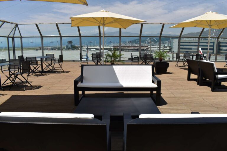 Aeroporto di Genova: inaugurata la Pascucci Sky Terrace, aperta anche ai visitatori