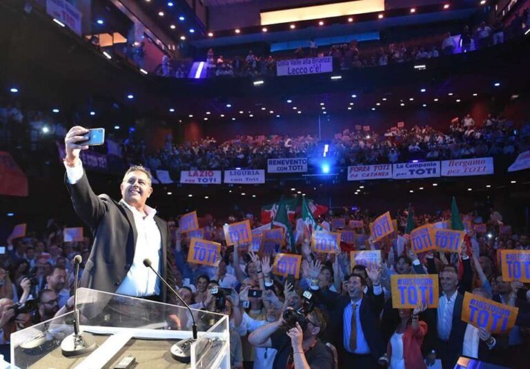 Toti e Berlusconi, scontro sulla convention del Brancaccio