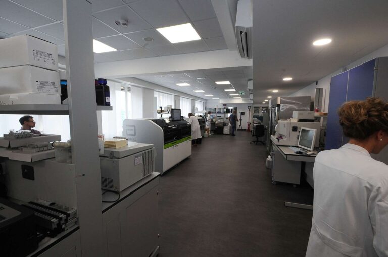 05_Presentazione nuova sede AM-Salus_Labroatorio analisi