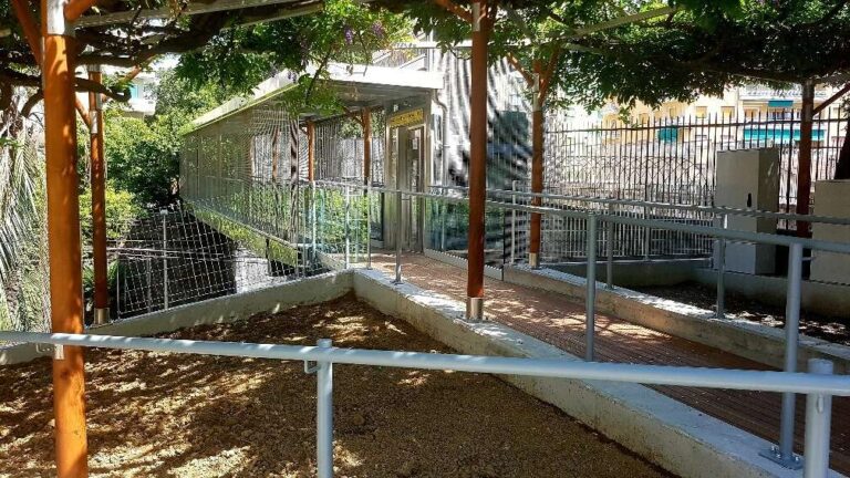 Nuova passerella pedonale alla stazione ferroviaria di Pegli