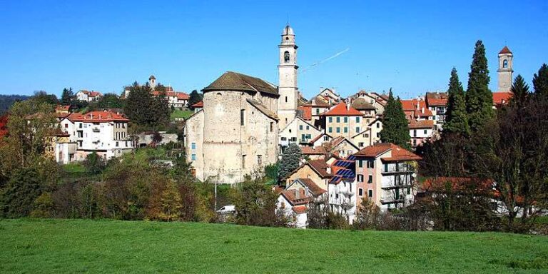 Sassello, frana sulla Sp49: strada riaperta con senso unico alternato