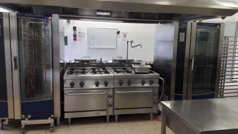 Sestri Levante: rinnovato il nuovo centro cottura della mensa di via Lombarda