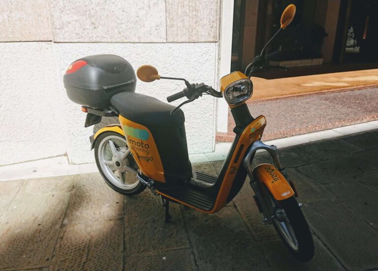 Genova: ecco MiMoto, il primo scooter sharing elettrico