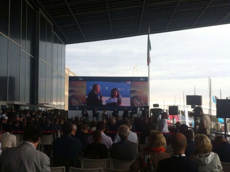 Gronda, De Micheli: «Valutiamo migliorie ma non si può partire da zero»