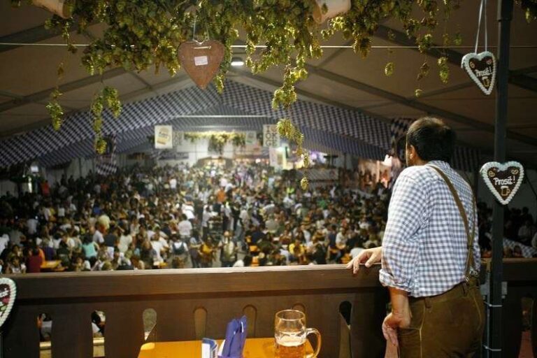 L’Oktoberfest di Genova torna in piazza della Vittoria dal 5 al 22 settembre