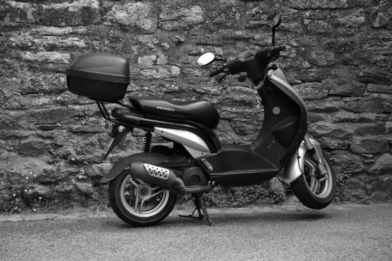 Genova: ecobonus da 400 euro per rottamazione scooter e moto, domande da novembre